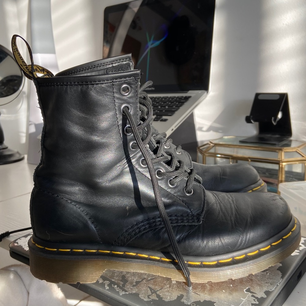1460 DR. MARTENS - SEND (reasonable) OFFERS